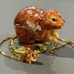Necklace and Hinged Jewelry Case - Lemming? Hamster? enamel and rhinestones